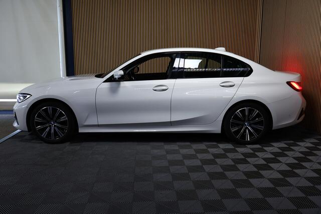 BMW 3-SERIE 318i Business Edition AVM SPORTLEDER NAVI CARPLAY DIGI DASH '21