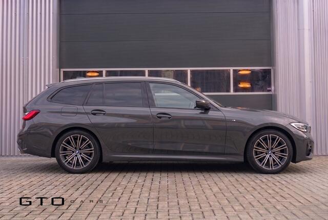 BMW 3-SERIE Touring 330i M Sport | Pano | Apple Carplay | Sfeerverlichting | LED