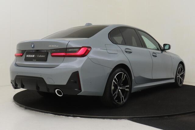 BMW 3-SERIE 330e M SPORT EDITION -INNOVATION|COMFORT|ADAP.LED|DRIVING-ASSISTANT|LEDER|MEMORY|ADAP.CRUISE|PRIVACY.GLAS|18"