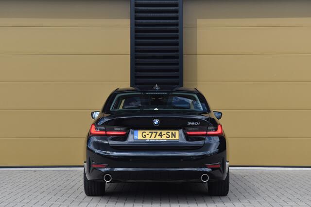 BMW 3-SERIE 320i High Executive Edition * Sportstoelen * Trekhaak * Leder * Stoelverwarming *