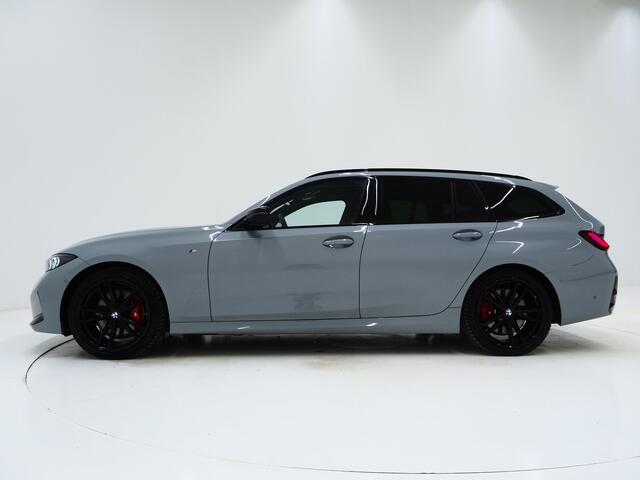 BMW 3-SERIE Touring 320i M Sport Pro Brooklyn Grey | M-sportstoelen | Panoramadak | Harman/Kardon | Carbon | Camera | Memory | Sfeerlicht