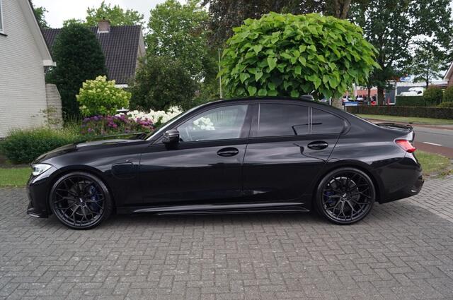 BMW 3-SERIE 330e (292pk) M340I Look Wheelforce/Laser/HUD/Keyless/Carbon