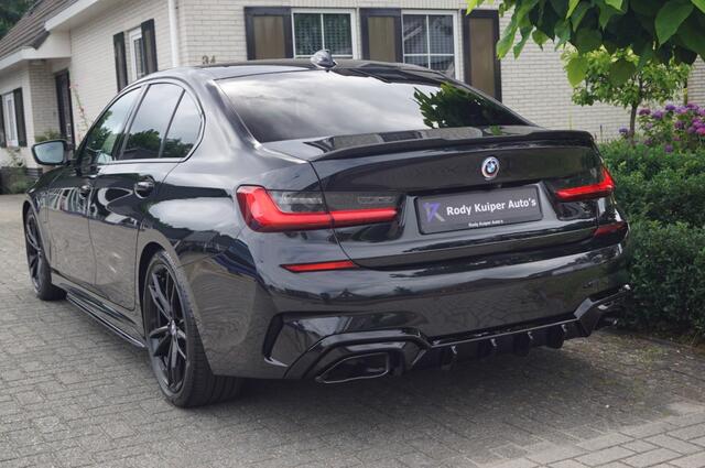 BMW 3-SERIE 330e (292pk) M340I Look Laser/HUD/Keyless/Carbon/19inch/Sfeerverlichting