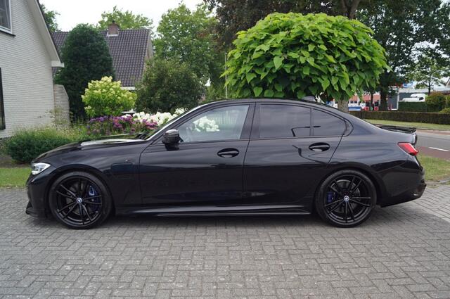 BMW 3-SERIE 330e (292pk) M340I Look Laser/HUD/Keyless/Carbon/19inch/Sfeerverlichting