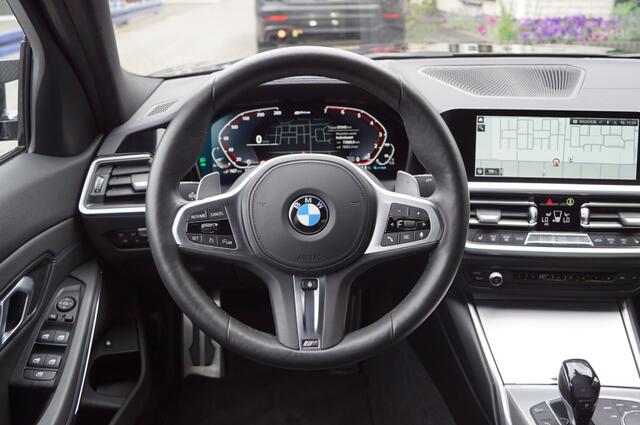 BMW 3-SERIE 330e (292pk) M340I Look Laser/HUD/Keyless/Carbon/19inch/Sfeerverlichting