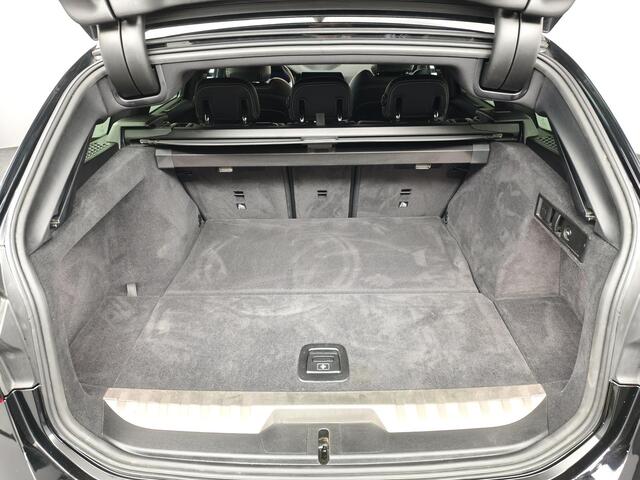 BMW 3-SERIE Touring 330e High Executive | Trekhaak | Stoelverwarming | Adaptive Cruise Control | Elektrische Achterklep |