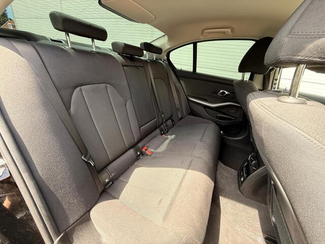 BMW 3-SERIE 320i Executive Ed.
