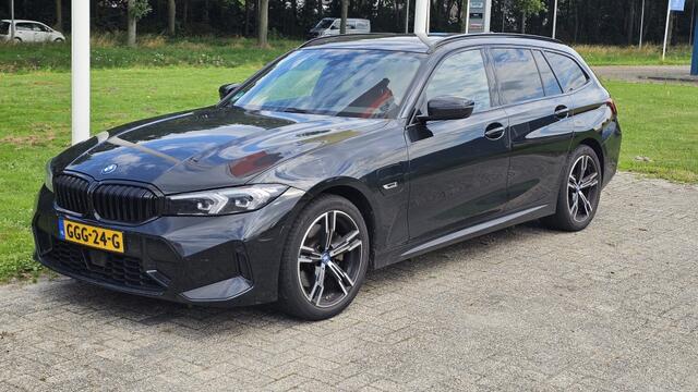 BMW 3-SERIE 320e Touring M-Sport Pano Géén Afleverkosten