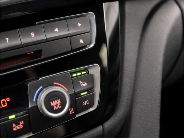 BMW 3-SERIE 320i M Sport High Executive 184Pk Automaat (GROOT NAVI, M PAKKET, DEALER ONDERHOUDEN, LEDER, STOELVERWARMING, SPORTSTOELEN, PARKEERSENSOREN, GETINT GLAS, SPORT AUTOMAAT, NIEUWSTAAT)