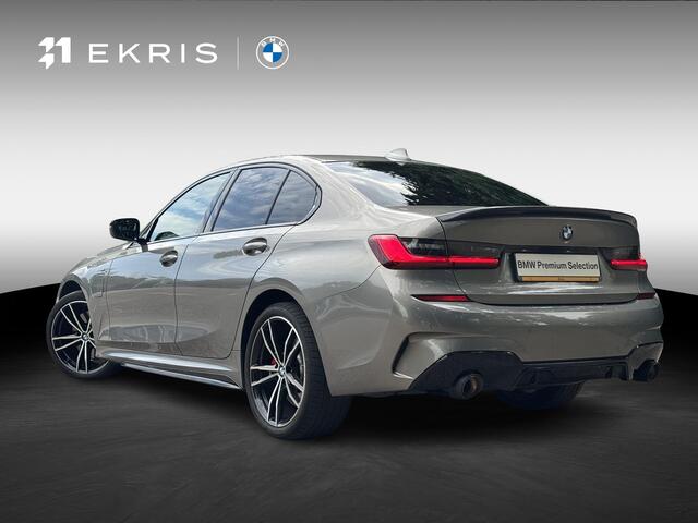 BMW 3-SERIE Sedan 330e | High Executive | Model M Sport | HiFi System | Extra getint glas achter | 19 inch LM M Dubbelspaak | Alarmsysteem klasse 3