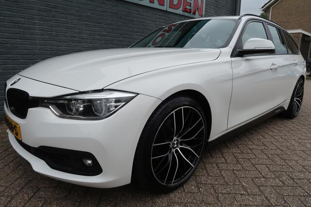 BMW 3-SERIE Touring 320i Corporate Lease Executive Bij ons bedrijf in onderhoud geweest