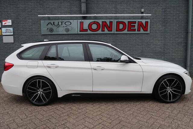 BMW 3-SERIE Touring 320i Corporate Lease Executive Bij ons bedrijf in onderhoud geweest