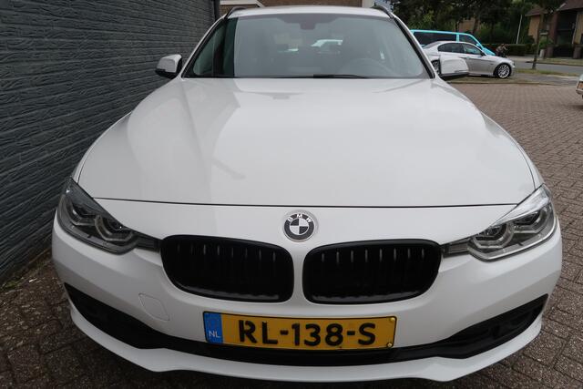 BMW 3-SERIE Touring 320i Corporate Lease Executive Bij ons bedrijf in onderhoud geweest
