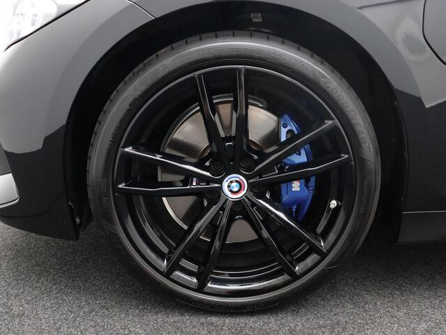 BMW 3-SERIE Touring 330e M Sportpakket | Glazen panoramadak | Trekhaak | Elektrisch verstelbare stoelen | HiFi System | 19"' | M Sportstoelen