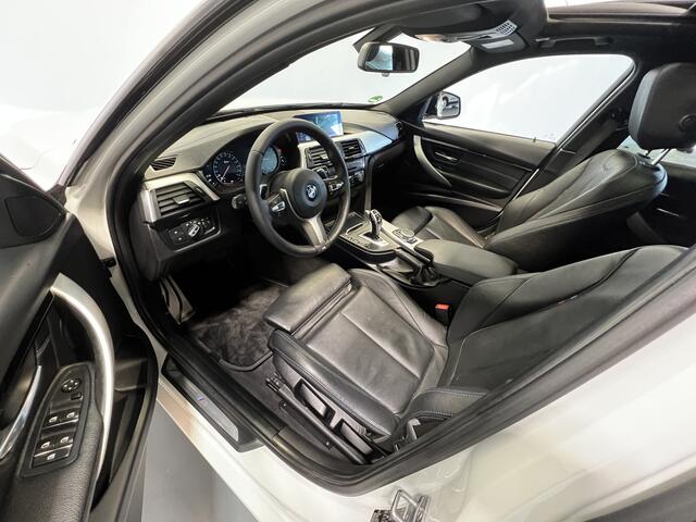 BMW 3-SERIE Touring 320i Edition M Sport Shadow Executive | Navigatie | LM Velgen 18" | Voorstoelen/Stuur Verwarmd | Elektrisch Glazen Panoramadak | Achteruitrijcamera | Cruise Control | Airco |