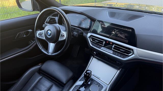 BMW 3-SERIE Touring 320e High Executive PHEV Panoramadak / Sportline pakket / Trekhaak