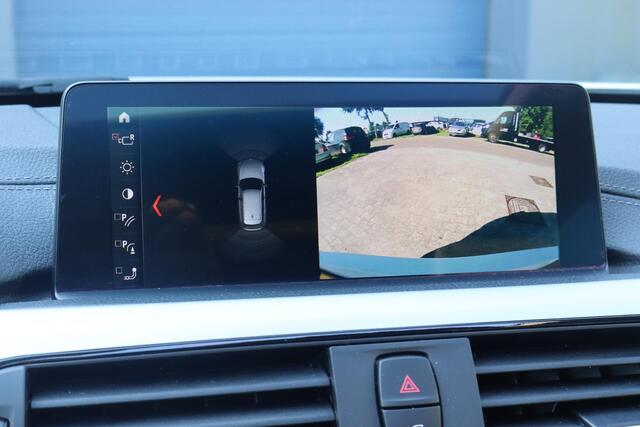 BMW 3-SERIE Touring 320i | Automaat | Panoramadak | Leder | Camera | Trekhaak