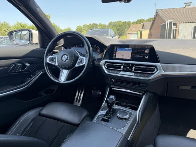 BMW 3-SERIE 330i High Executive M-Sport | Navigatie | Climate Control | Stoelverwarming | Parkeersensoren |