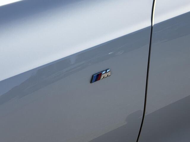 BMW 3-SERIE 330i High Executive M-Sport | Navigatie | Climate Control | Stoelverwarming | Parkeersensoren |