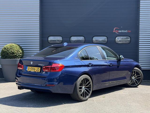 BMW 3-SERIE 330e High Executive SOH 91,3% | Navigatie | Lederen Bekleding | 19 Inch Lichtmetalen Velgen | Cruise Control |