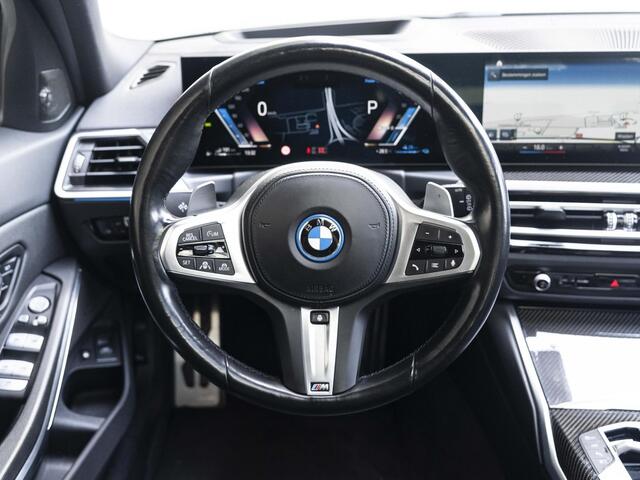 BMW 3-SERIE Touring 330e xDrive | M Sportpakket Pro | Innovation Pack | Verwarmd Stuurwiel | Harman Kardon | Panoramadak | Comfort Access | Trekhaak