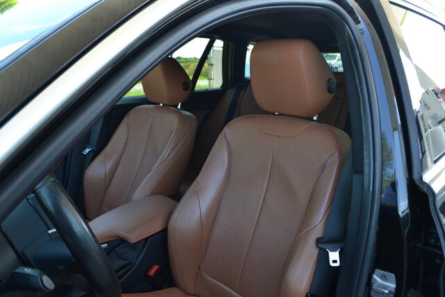 BMW 3-SERIE Touring 318i M Sport Leer | Navigatie | Trekhaak Afn. | onderhoud inzichtelijk.