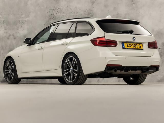 BMW 3-SERIE 318i M Sport Automaat (GROOT NAVI, M PAKKET, VIRTUAL COCKIT, COGNAC LEDER, SPORTSTOELEN, STOELVERWARMING, GETINT GLAS, ELEK ACHTERKLEP, NIEUWE APK, NIEUWSTAAT)