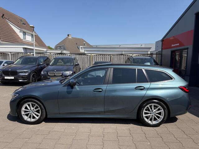 BMW 3-SERIE 318i Touring Panodak|AfnTrekhaak|HiFi|Camera BMW 3-serie Touring 318i High Executive