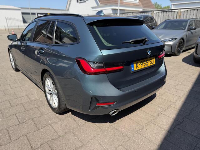 BMW 3-SERIE 318i Touring Panodak|AfnTrekhaak|HiFi|Camera BMW 3-serie Touring 318i High Executive