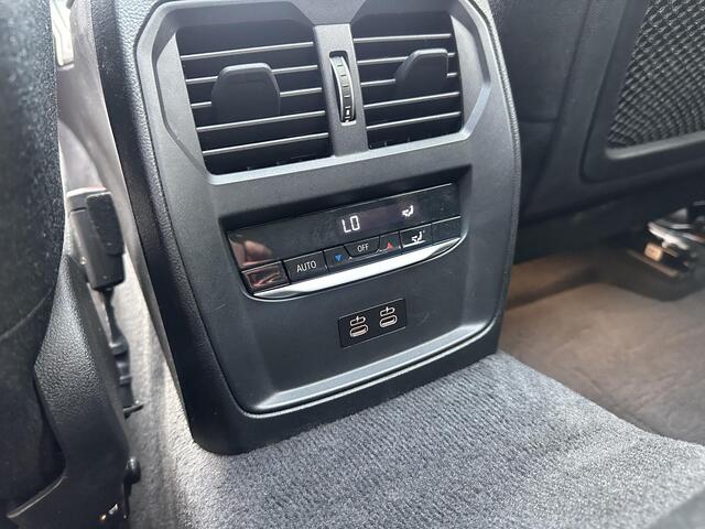 BMW 3-SERIE 318i Touring Panodak|AfnTrekhaak|HiFi|Camera BMW 3-serie Touring 318i High Executive