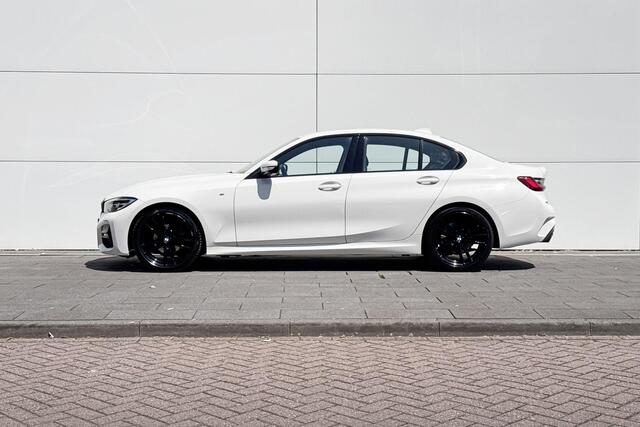 BMW 3-SERIE Sedan 318i High Executive | M-Sport |