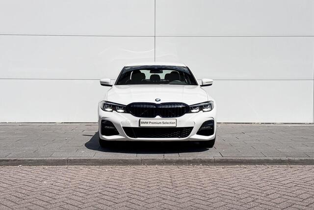 BMW 3-SERIE Sedan 318i High Executive | M-Sport |