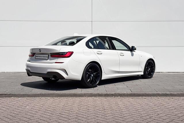 BMW 3-SERIE Sedan 318i High Executive | M-Sport |