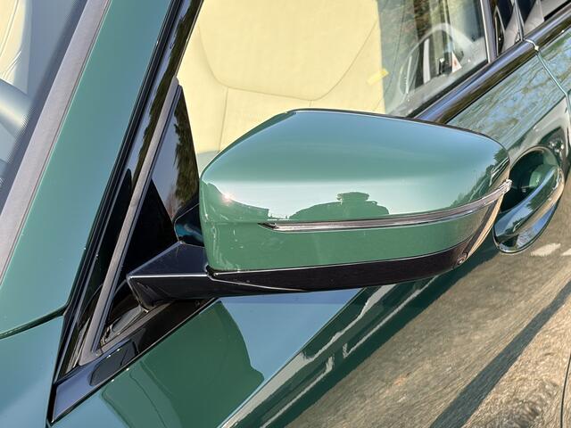 BMW 3-SERIE Touring 330e | M-Pro | Special Req. British racing green | Trekhaak | Panorama | Harman/kardon | 19"