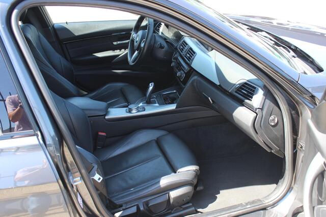 BMW 3-SERIE Touring 318i Automaat M Sport Edition