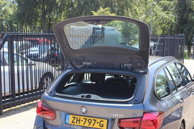 BMW 3-SERIE Touring 318i Automaat M Sport Edition