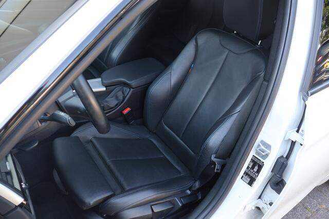 BMW 3-SERIE Touring 318i M Sport Automaat | origineel NL | Shadow Line | Virtual Cockpit |