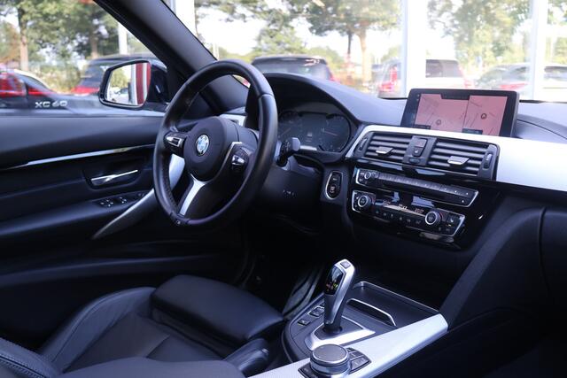 BMW 3-SERIE Touring 318i M Sport Automaat | origineel NL | Shadow Line | Virtual Cockpit |