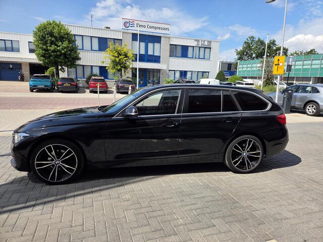 BMW 3-SERIE Touring 318i Centennial Executive