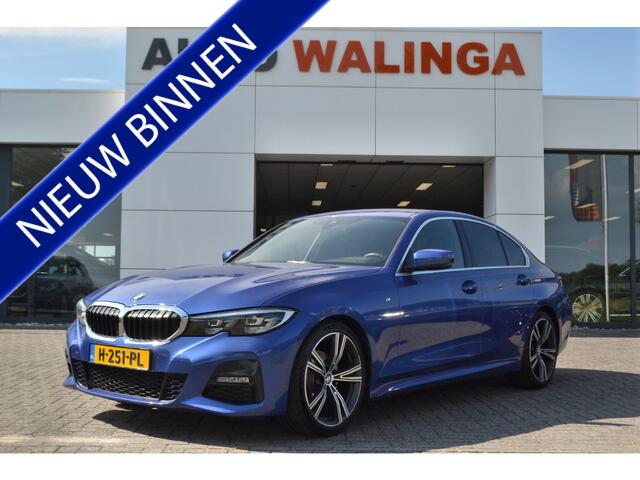 BMW 3-SERIE 320i M Sport Pakket | Achteruitrijcamera | Carplay | Leer Alcan | Dealer onderhouden Nl Auto! 19" lmv