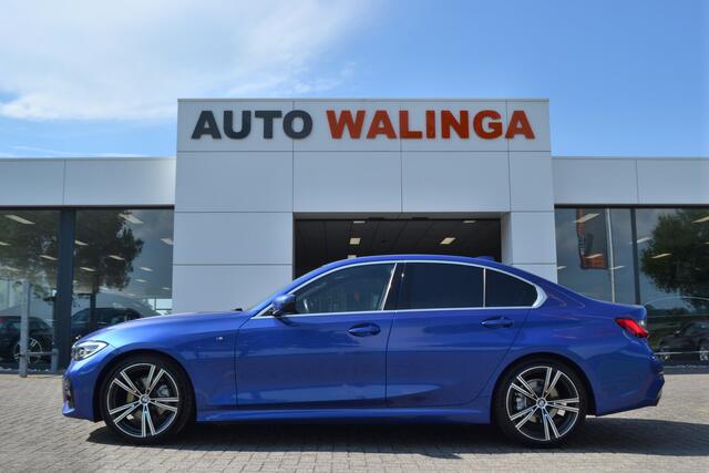 BMW 3-SERIE 320i M Sport Pakket | Achteruitrijcamera | Carplay | Leer Alcan | Dealer onderhouden Nl Auto! 19" lmv