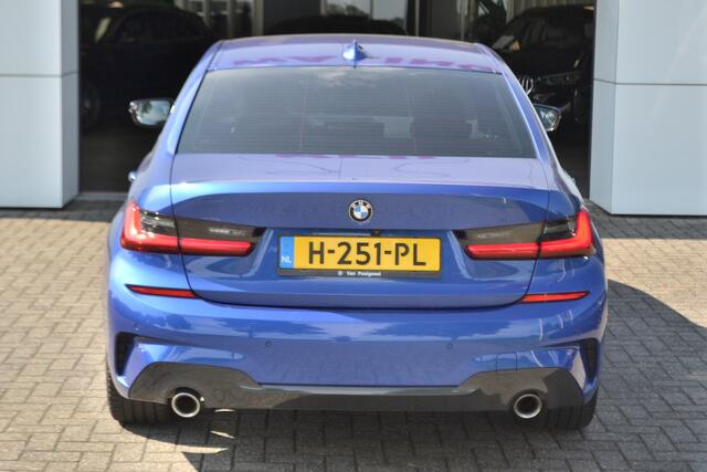 BMW 3-SERIE 320i M Sport Pakket | Achteruitrijcamera | Carplay | Leer Alcan | Dealer onderhouden Nl Auto! 19" lmv