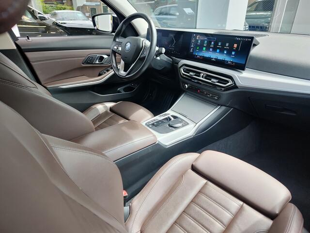 BMW 3-SERIE Touring 320e PHEV Leder | Park Assist | Carplay/Android