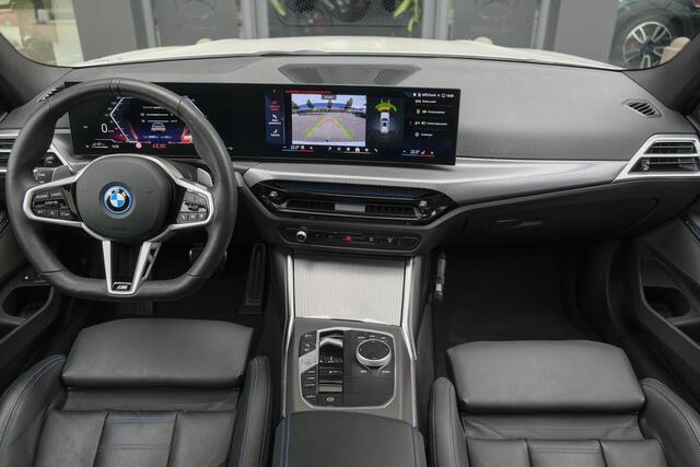 BMW 3-SERIE Touring 330e xDrive M-sport M3 stoelen Panoramadak *SOH 98%* Memory *BTW* Black pack NLauto 19" LMV
