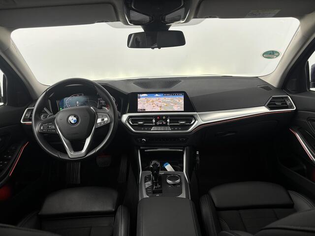 BMW 3-SERIE 320i Executive Edition | Sportline | Sfeerverlichting | Parkeersensoren |