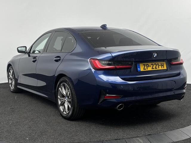 BMW 3-SERIE 320i Executive Edition | Sportline | Sfeerverlichting | Parkeersensoren |