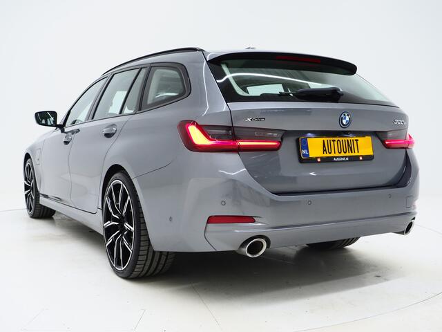 BMW 3-SERIE Touring 320e xDrive LCI Shadowline | Panoramadak | LaserLED | HUD | Adaptive Cruise | 360 | Dodehoek | Carplay