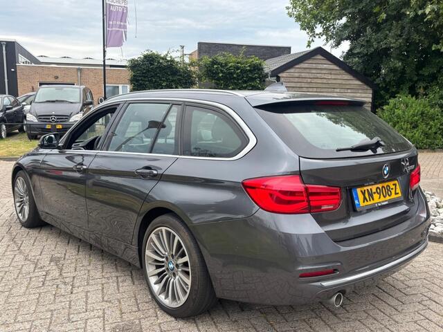 BMW 3-SERIE Touring 318i Luxury Automaat 2019 Leer NL Auto
