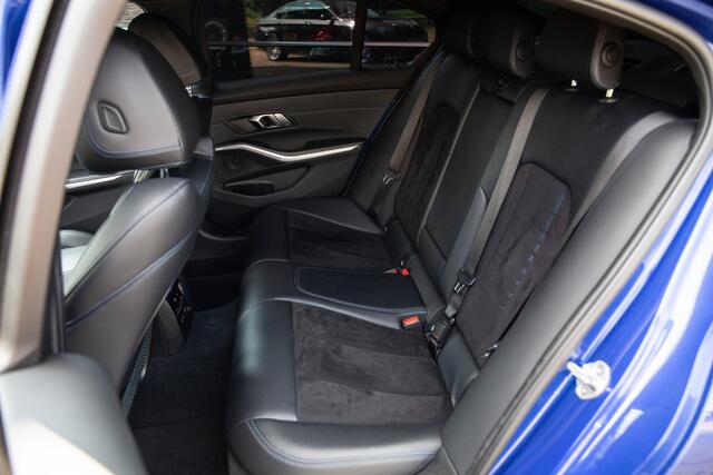 BMW 3-SERIE 320i High Executive M-Sport Shadowline, Keyless entry, Carplay,