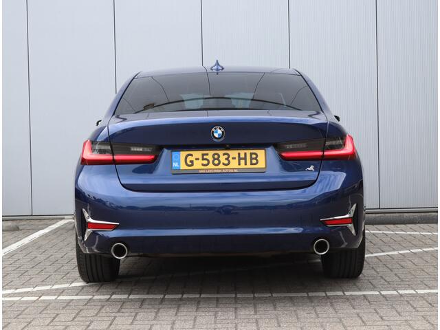BMW 3-SERIE 320i High Executive Edition | Schuifdak | Leder | Camera | Org. NL